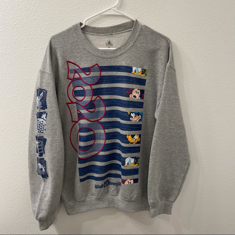 Disney Mickey Mouse sweatshirt gray medium Disney sweatshirt gray sweatshirt